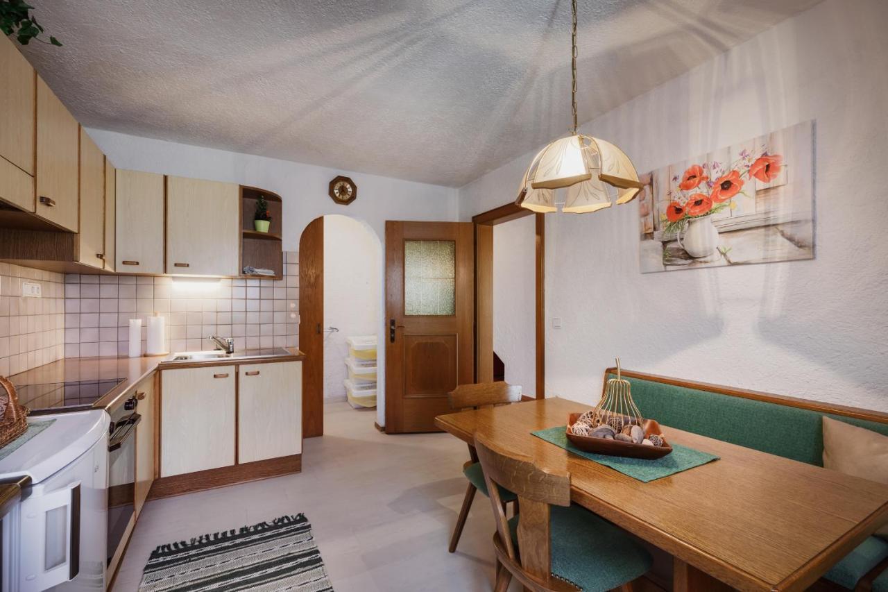Appartments Bergluft Malles Venosta Bagian luar foto