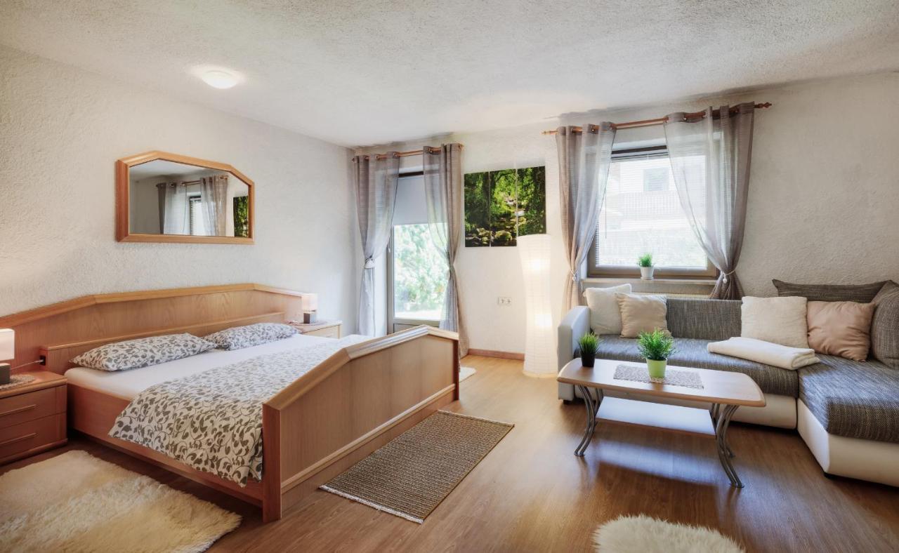 Appartments Bergluft Malles Venosta Bagian luar foto