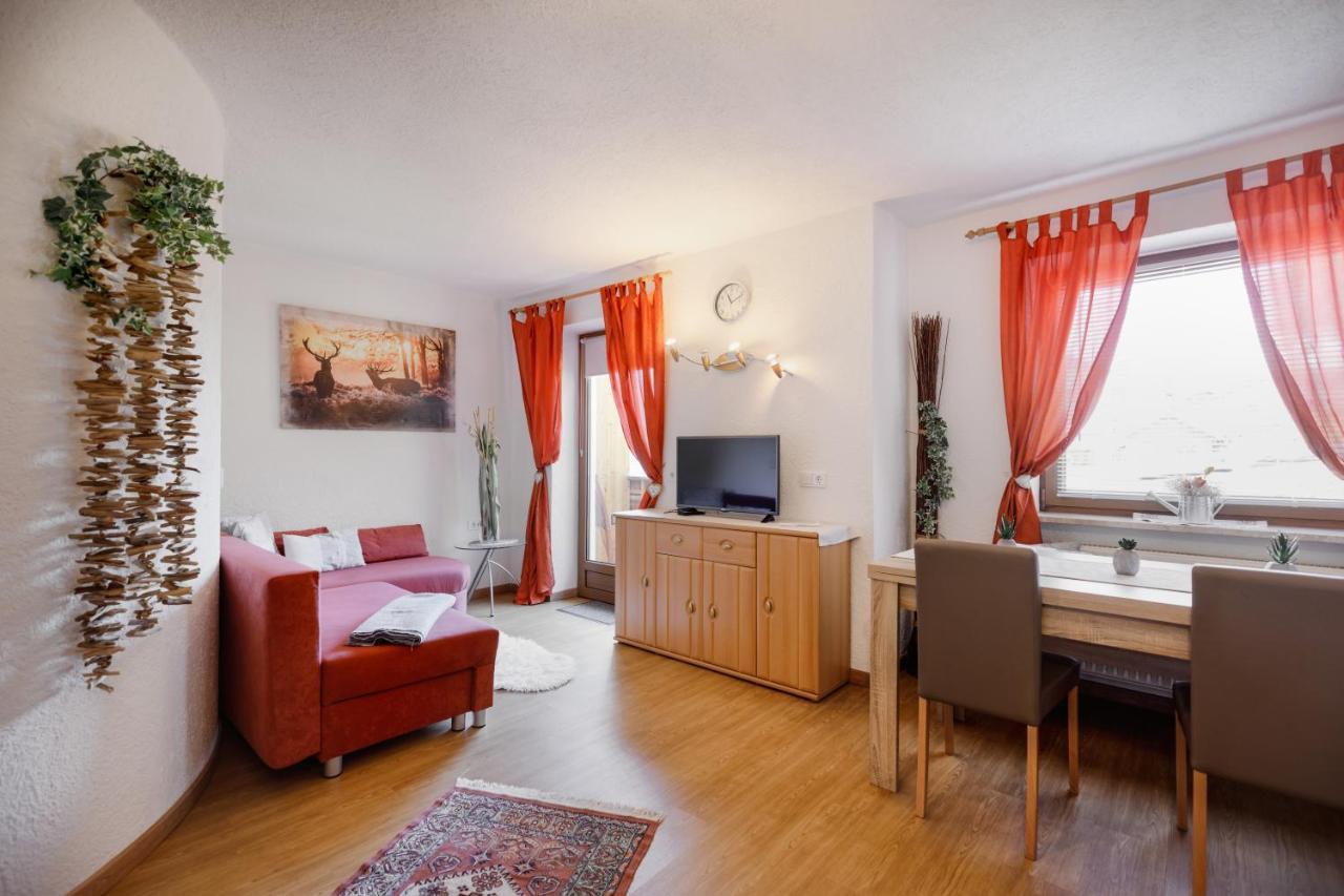 Appartments Bergluft Malles Venosta Bagian luar foto