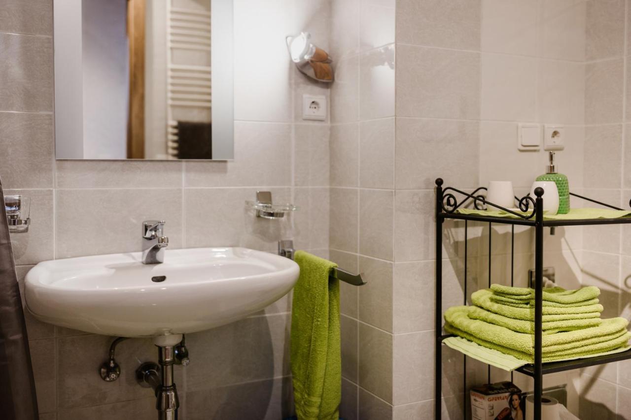 Appartments Bergluft Malles Venosta Bagian luar foto
